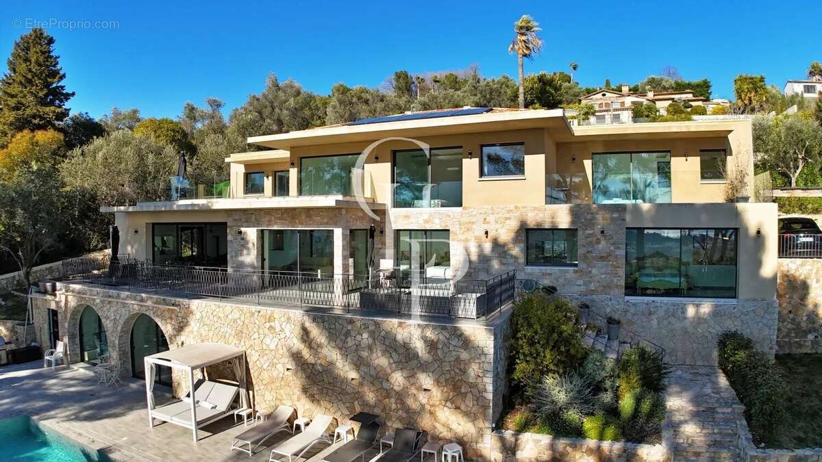 Maison à MOUGINS