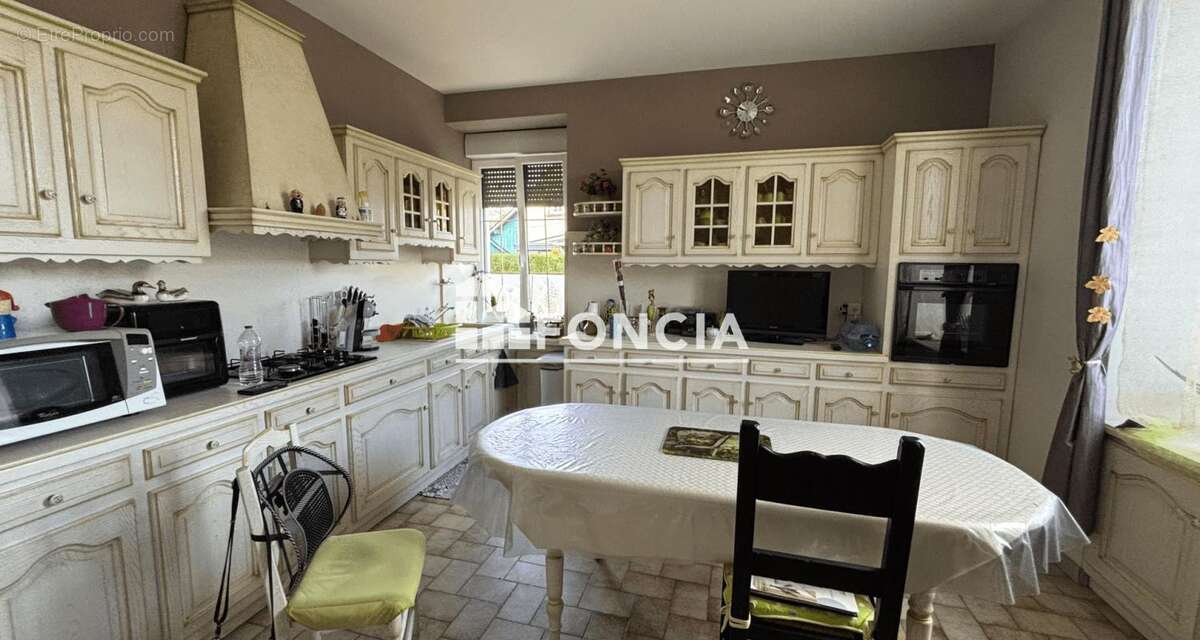 Maison à CONLIE
