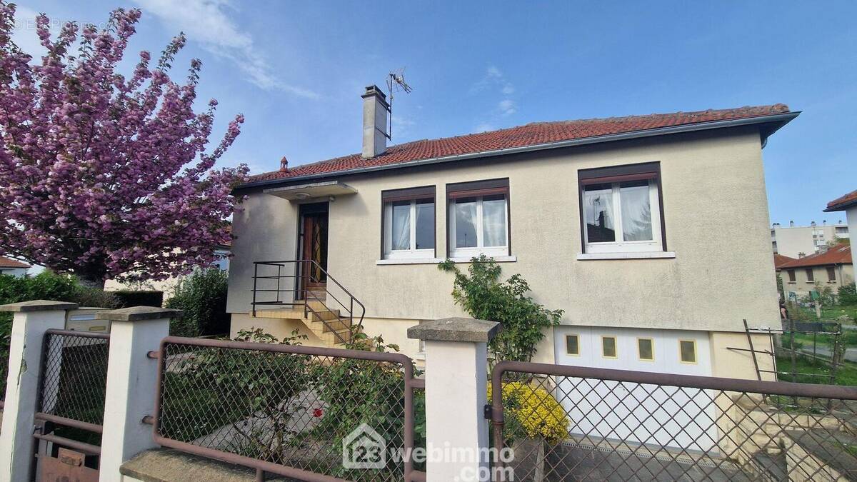Pavillon sur sous sol complet individuel - Maison à LAON