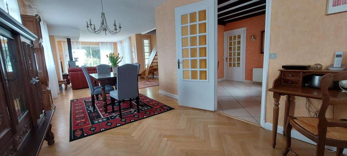 Maison à CHAMPAGNE-AU-MONT-D'OR