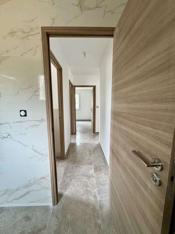 Maison 82 m² à Aleria  - photo 6