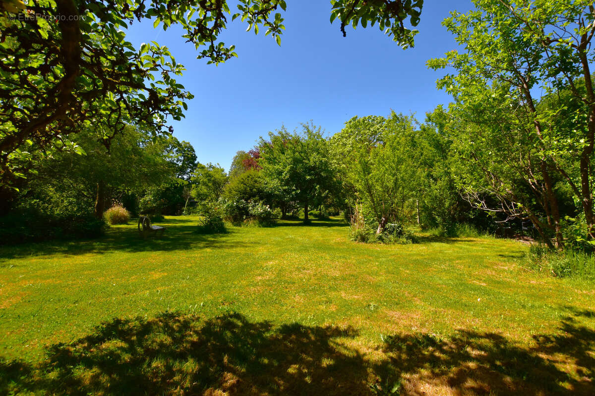 Maison à LES ESSARTS-LE-ROI