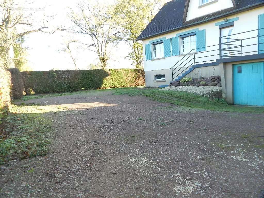 Maison à SAINT-PIERRE-SUR-DIVES