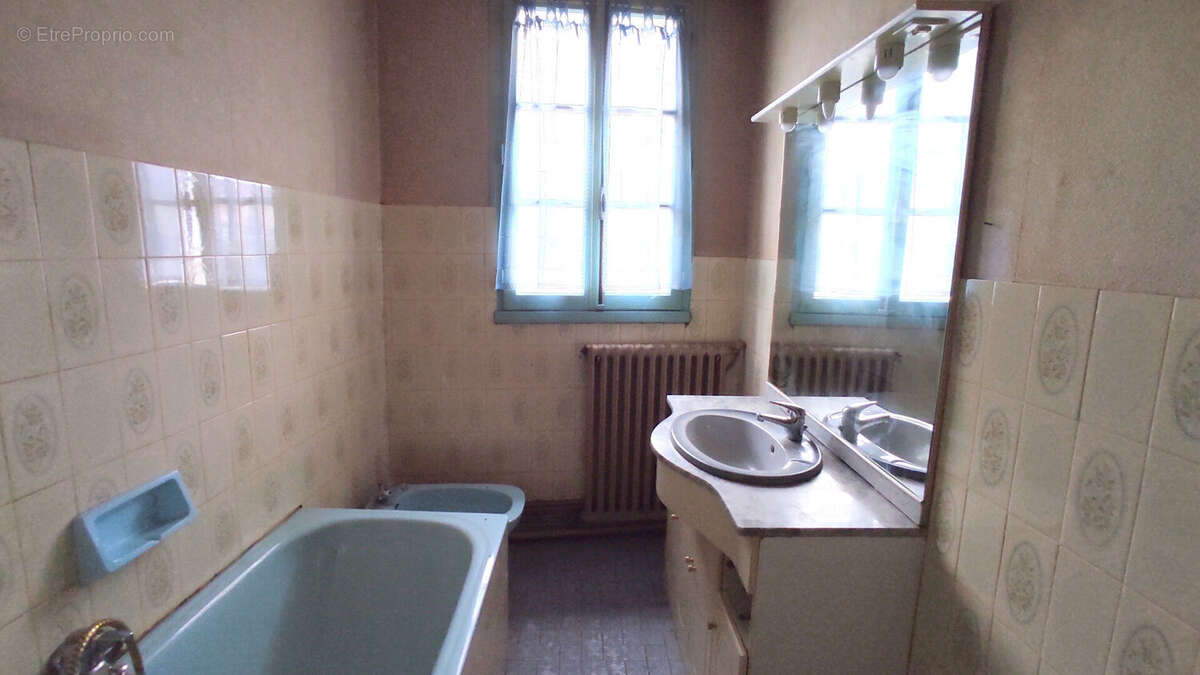 Maison à THURE