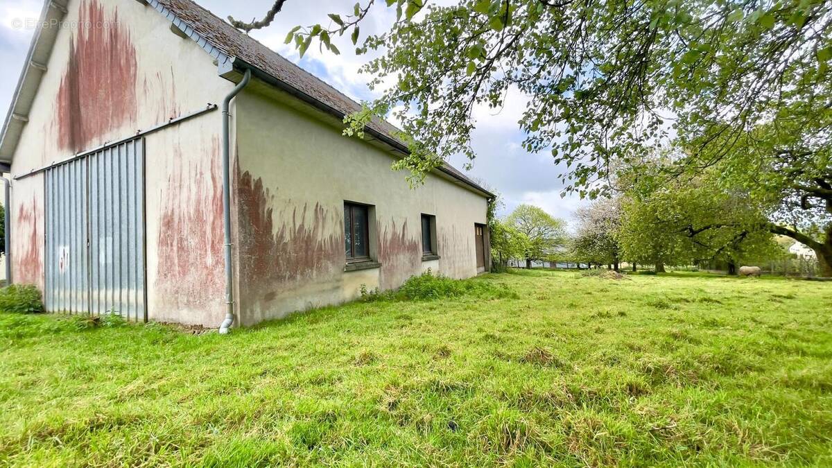 Photo 1 - Commerce à CHATILLON-SUR-COLMONT