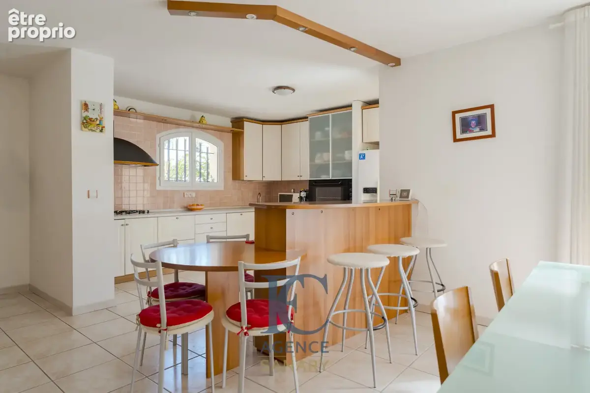 Maison de 167 m2 au calme près du centre-ville - photo 3