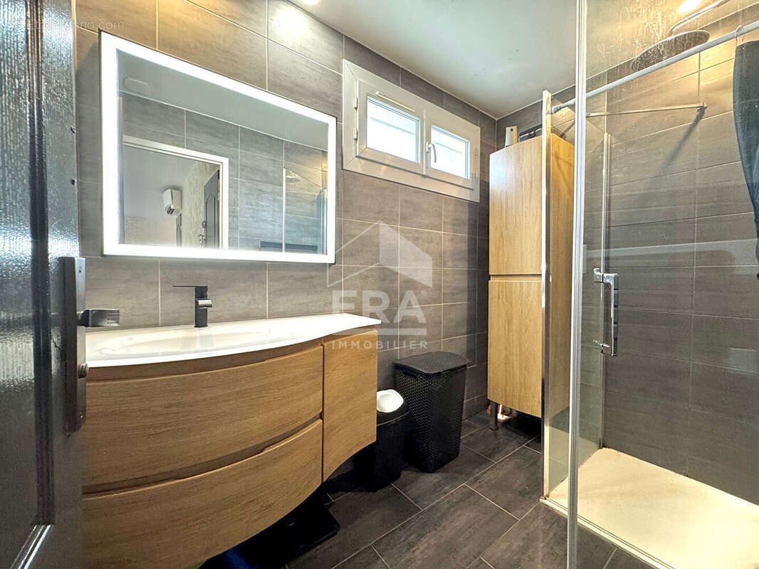 Maison à GUIGNEVILLE-SUR-ESSONNE