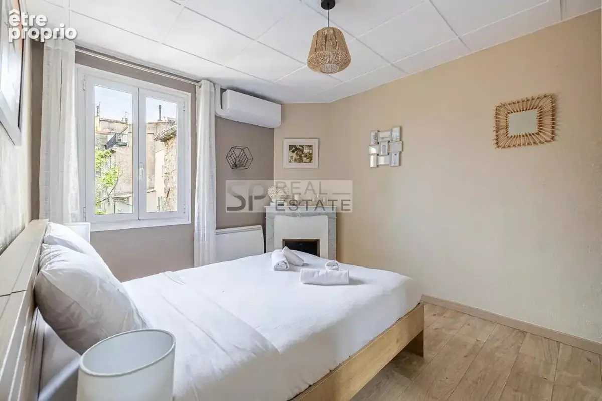 Cannes Suquet / Forville – Superbe 3 pièces  rénové, dernier étage, vendu meublé - photo 8