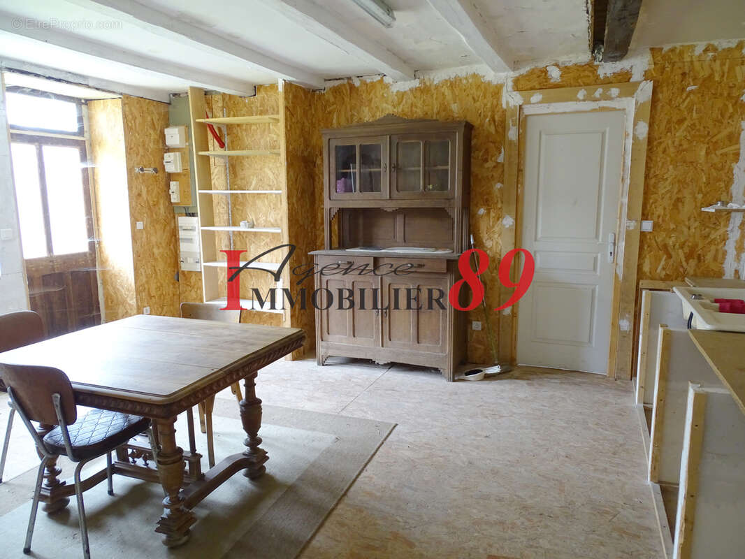 Maison à MONTIGNY-SUR-AUBE