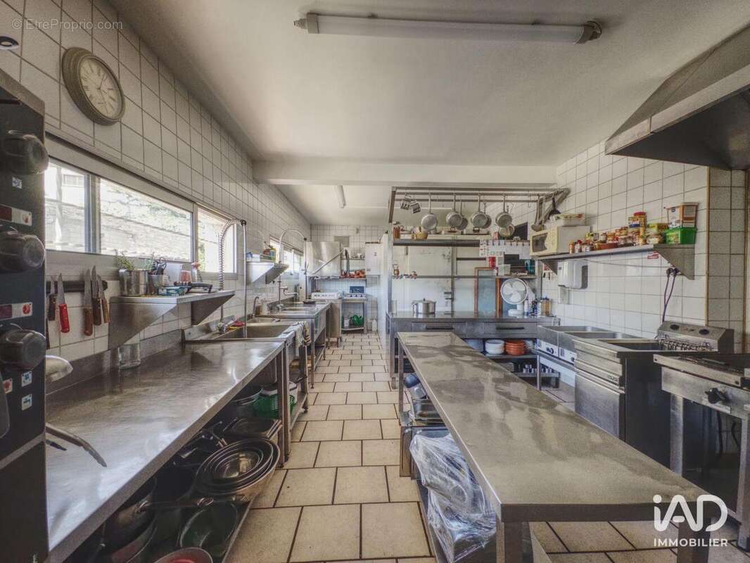 Photo 9 - Commerce à NIMES