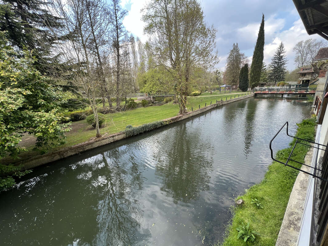 Appartement à CHERISY