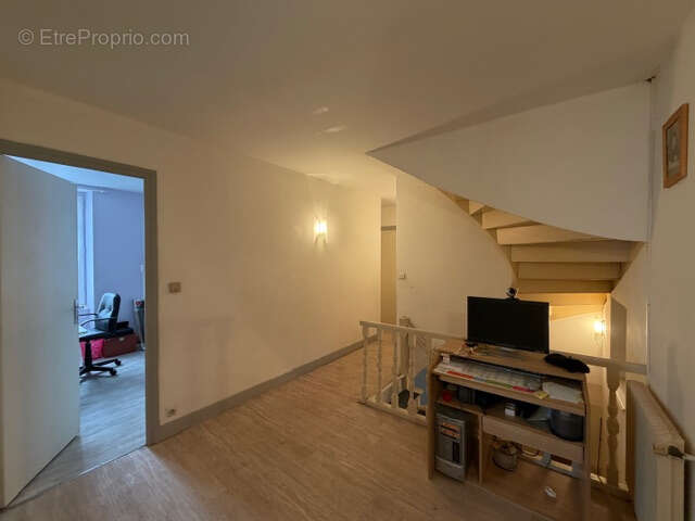 Murs et fonds de bar licence iv avec maison 4 chambres - photo 17