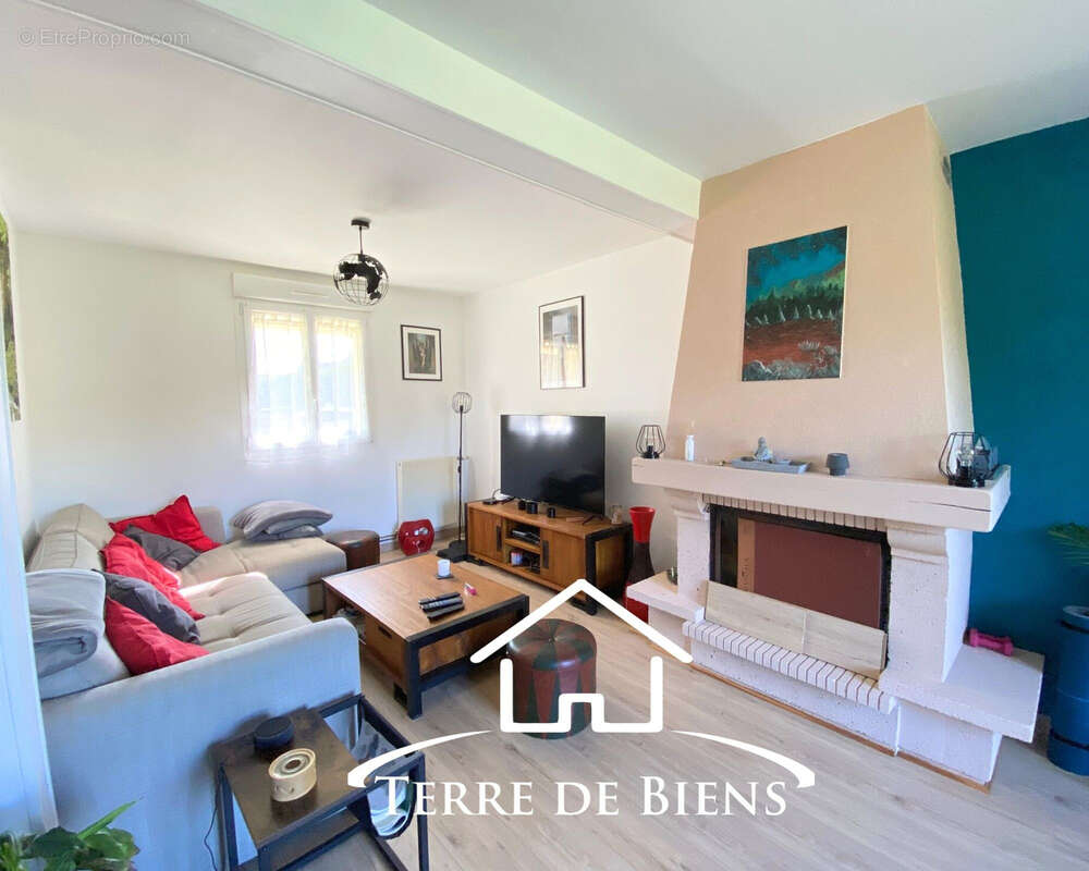 Maison à VIC-SUR-AISNE