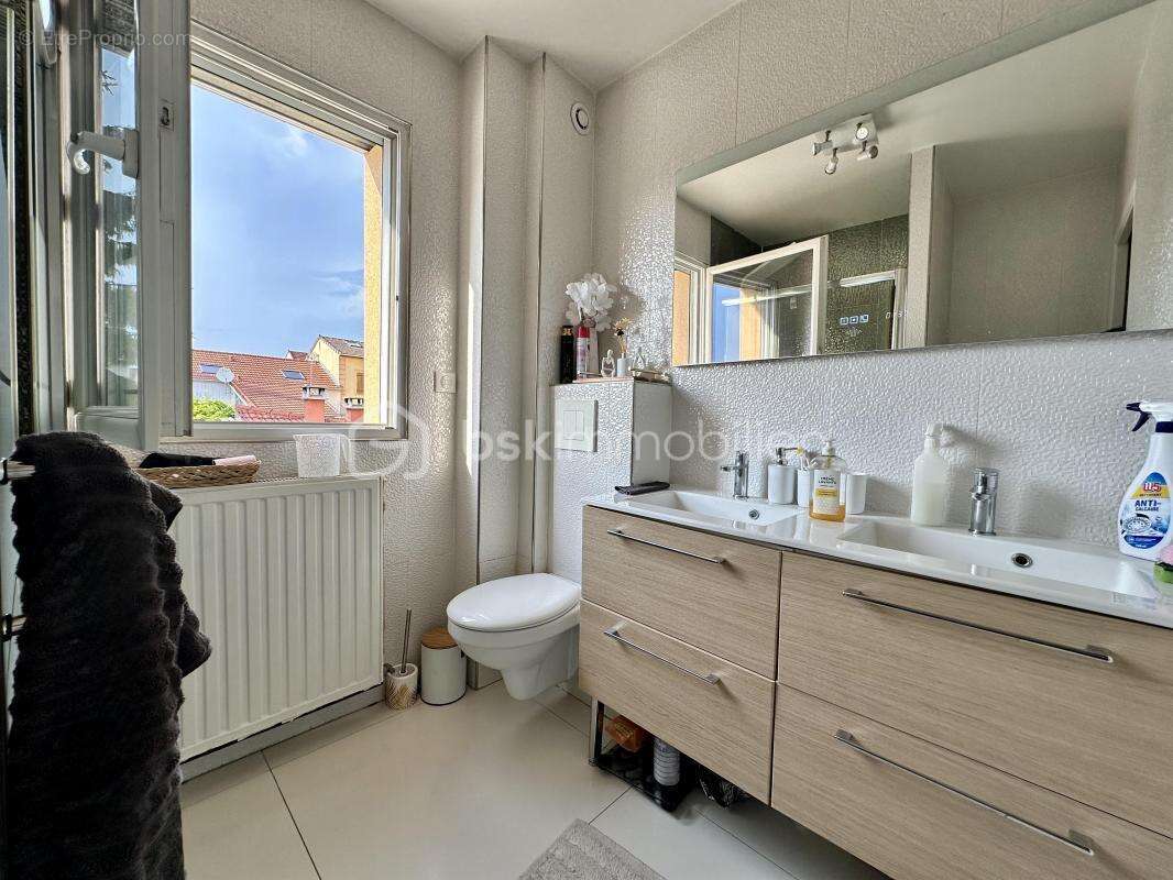 Maison à STAINS