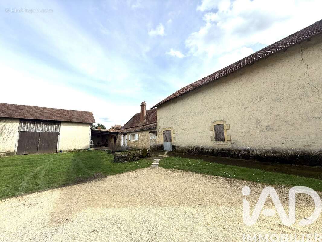 Photo 2 - Maison à SAINT-GERMAIN-ET-MONS