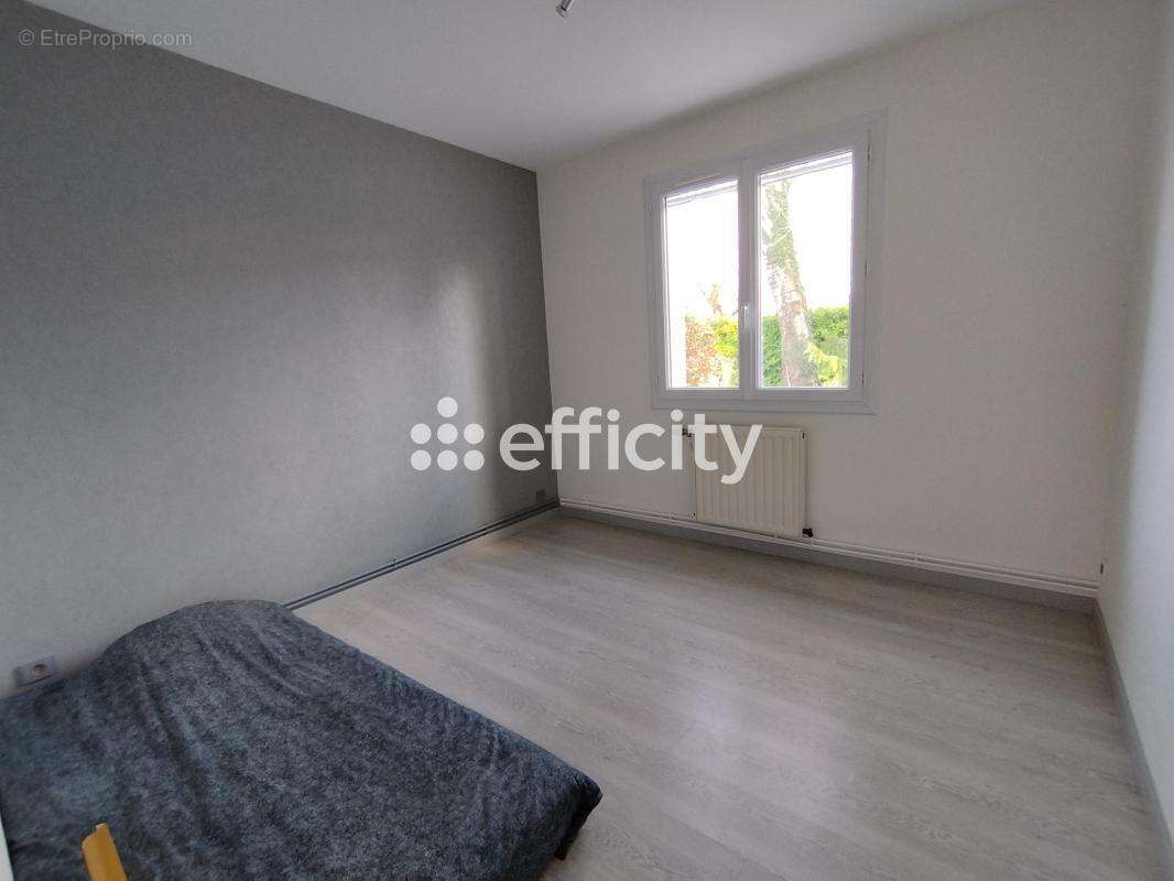 Maison à SAINT-GEORGES-DE-REX