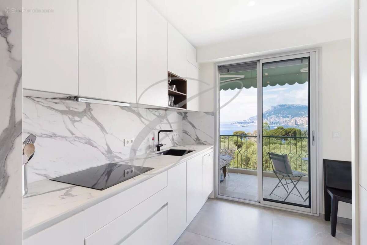 Appartement à ROQUEBRUNE-CAP-MARTIN