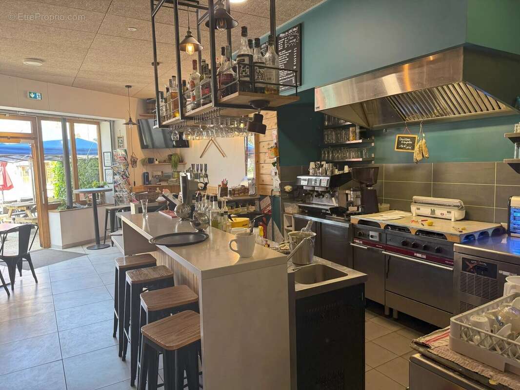 Commerce à SAINT-DIDIER-SUR-ROCHEFORT