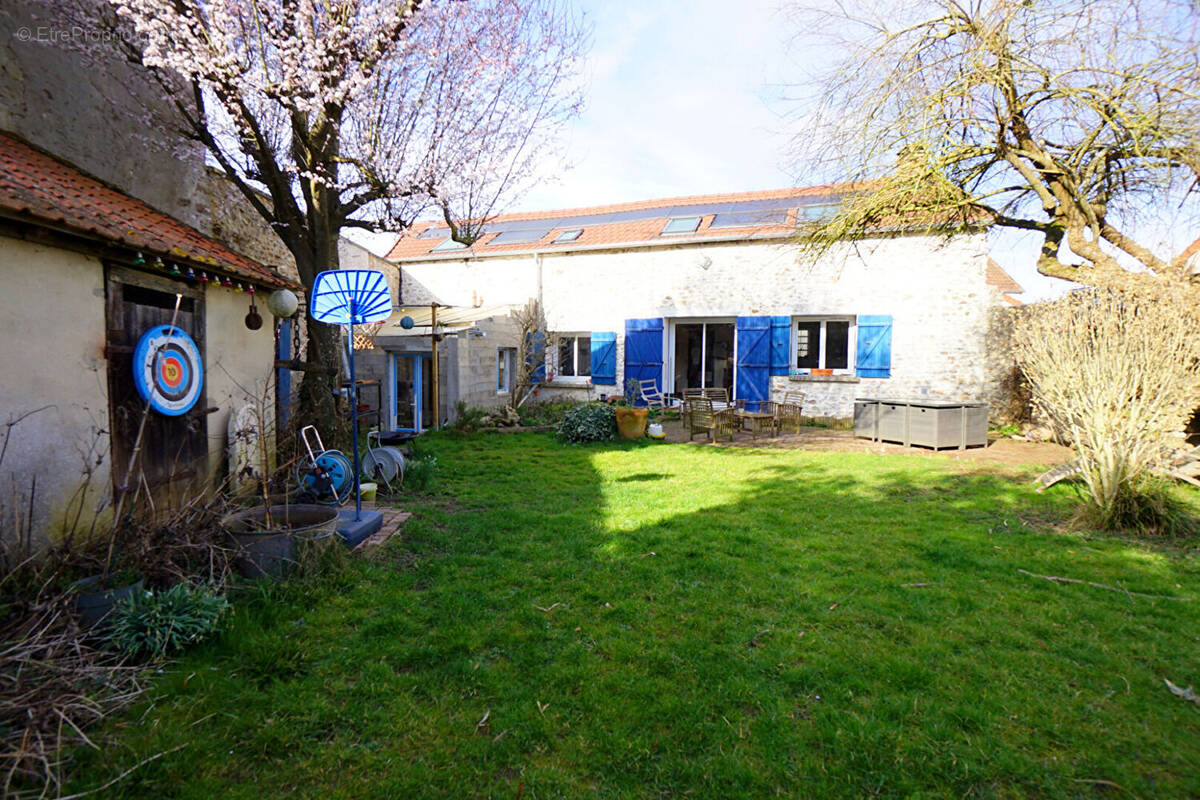 Maison à MEZIERES-SUR-SEINE