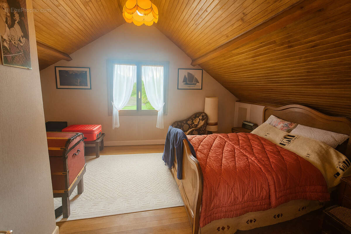 Maison à SAUVIAT-SUR-VIGE