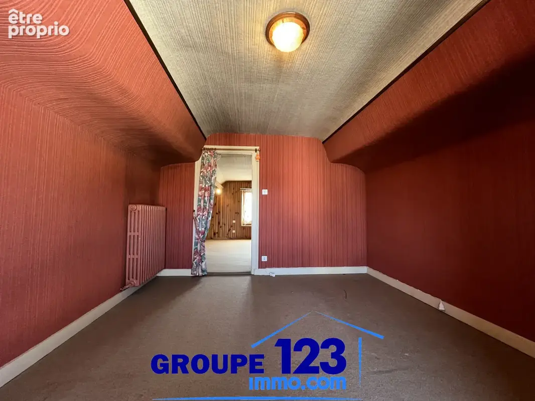 Auxerre - Maison de 81 m2 - T5 - photo 13