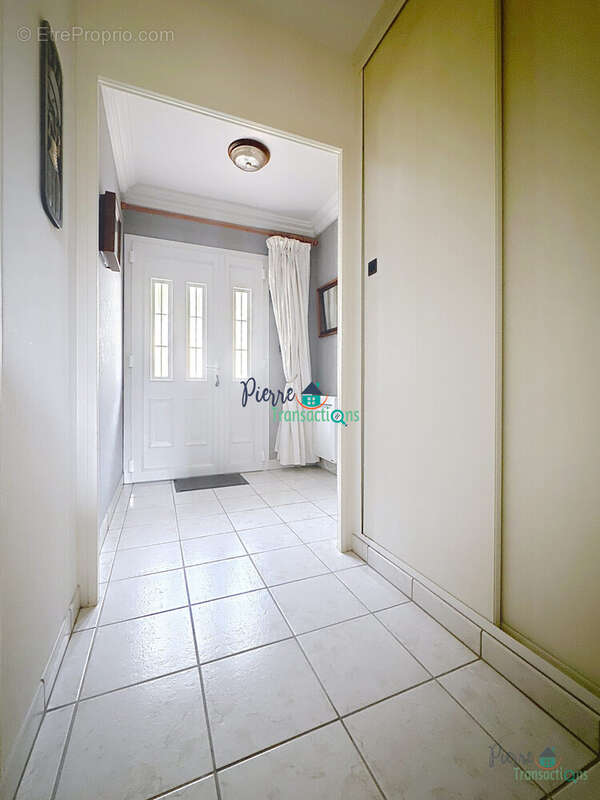 Maison à GRUCHET-LE-VALASSE