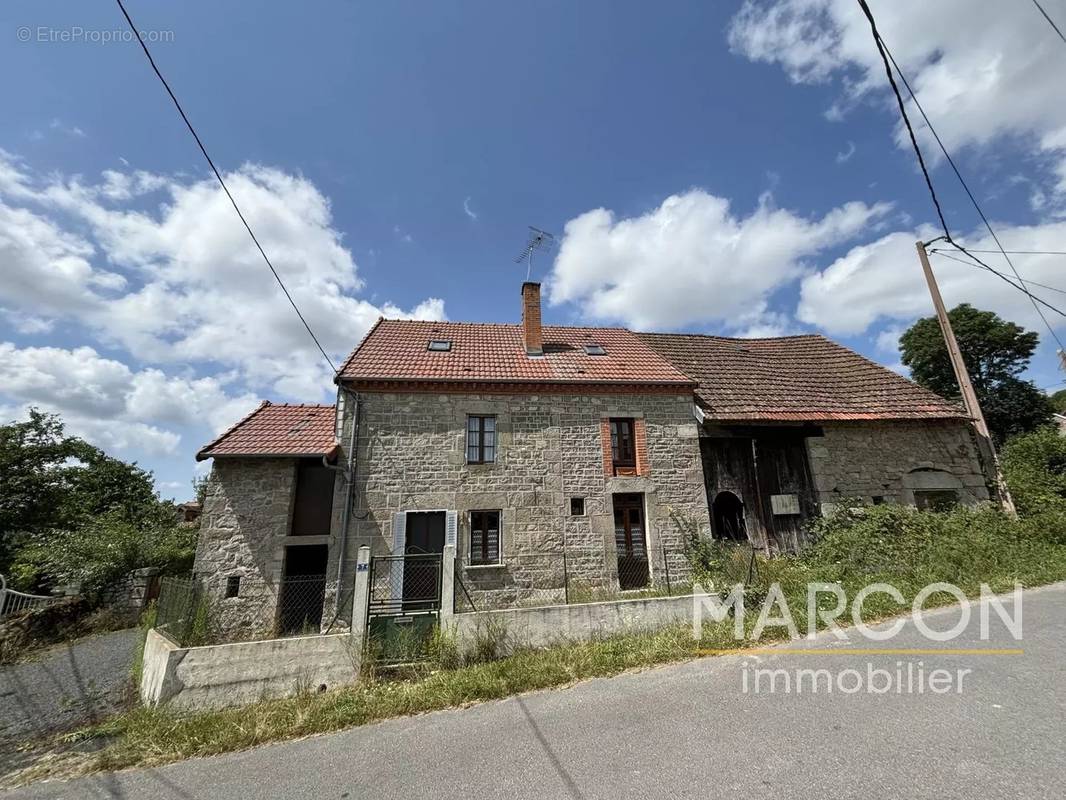 Maison à SAINT-MEDARD-LA-ROCHETTE