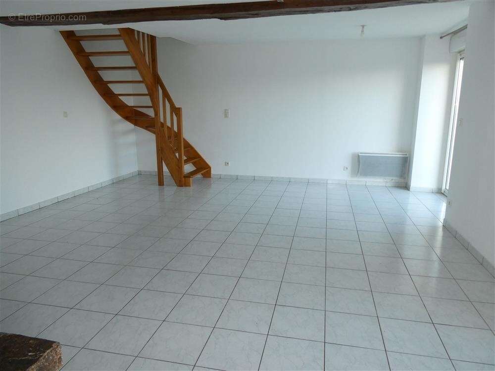 Maison à LASSAY-LES-CHATEAUX