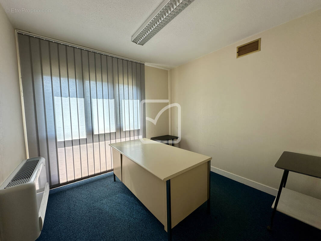 Commerce à SARLAT-LA-CANEDA