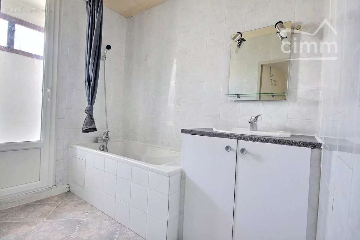 Appartement à SAINT-MARTIN-D&#039;HERES