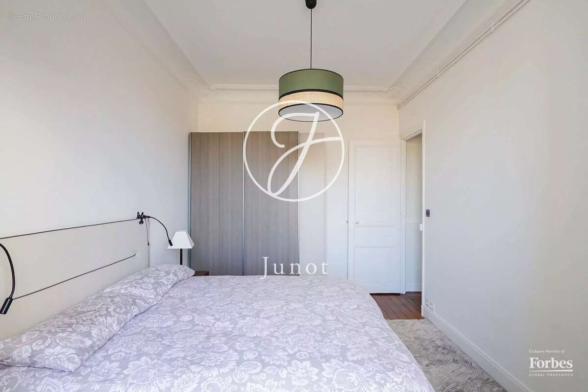 Appartement à PARIS-7E