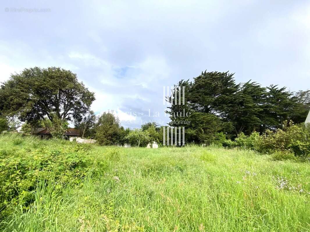 Terrain à LE POULIGUEN