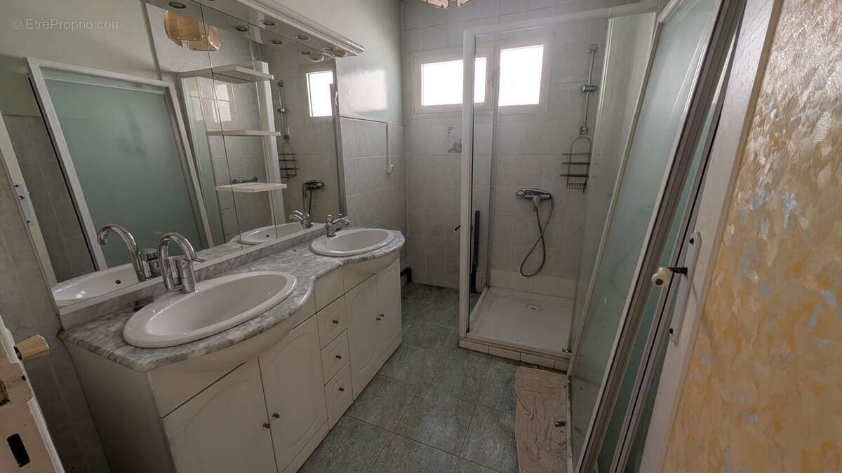 Appartement 60 m² à Cagnes-Sur-Mer  - photo 8