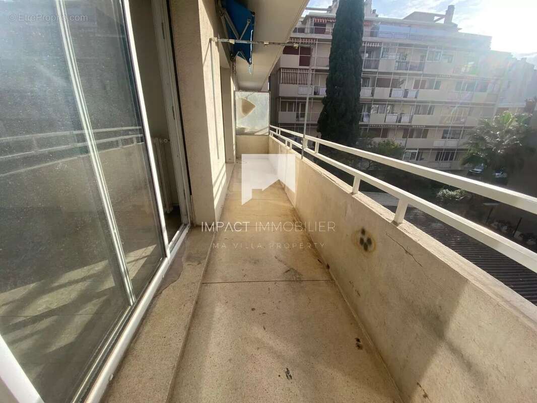 Appartement à HYERES