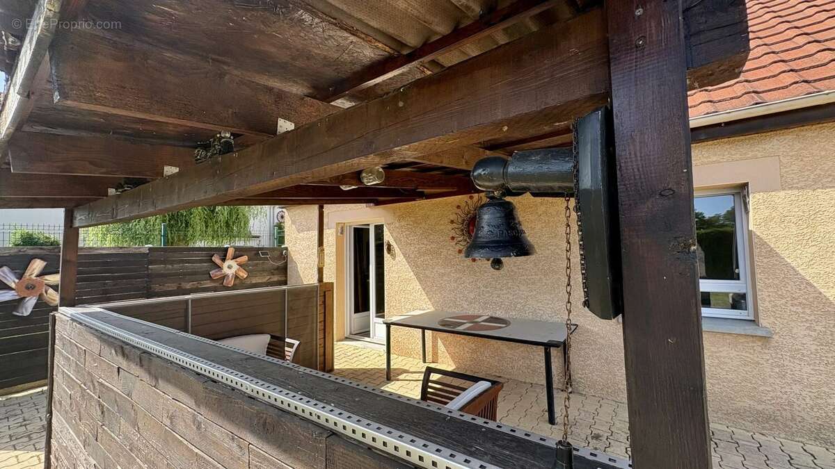 Maison à PONCEY-LES-ATHEE