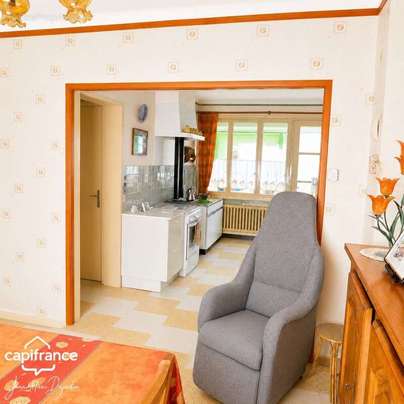 Maison 105 m², 4 chambres, jardin et grand garage à Fenain - photo 6