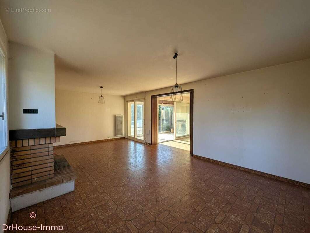 Maison à SAINT-ETIENNE-DE-MER-MORTE