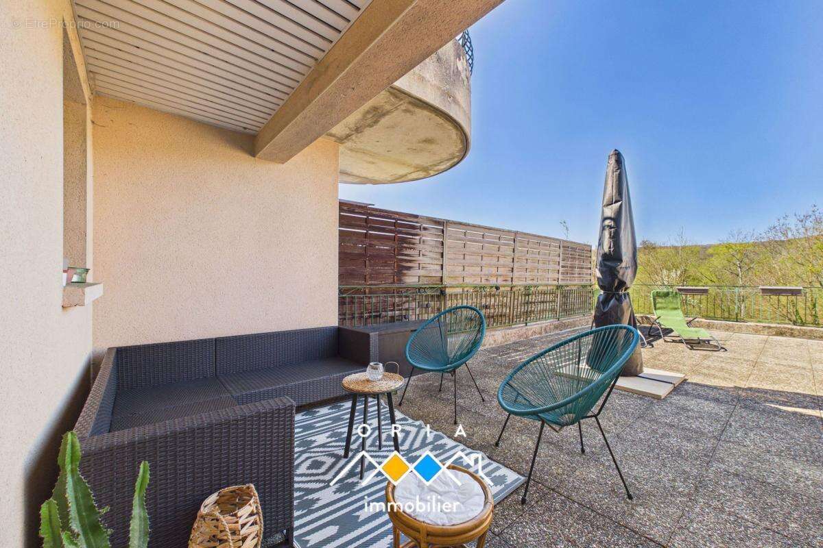 Appartement à JOUY-AUX-ARCHES