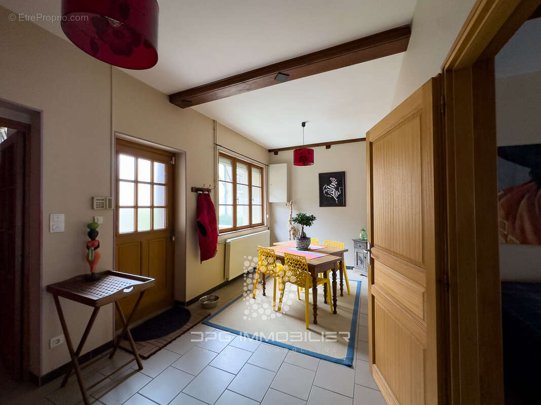 Maison de caractère de 1815 de 308 m2 avec Studio indépendant - photo 6