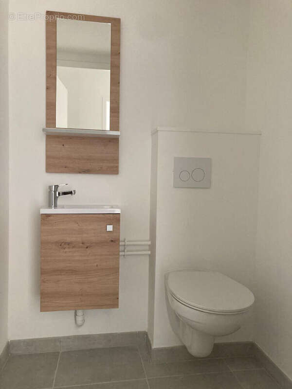 Appartement à DONVILLE-LES-BAINS