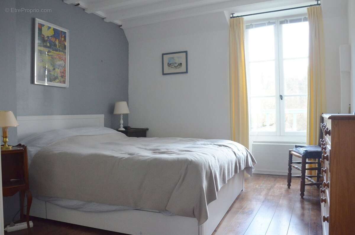 Maison à LA CELLE-LES-BORDES