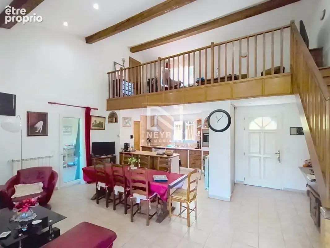 Tourrettes — secteur résidentiel premium - villa de plain-pied avec superbe jardin - photo 8