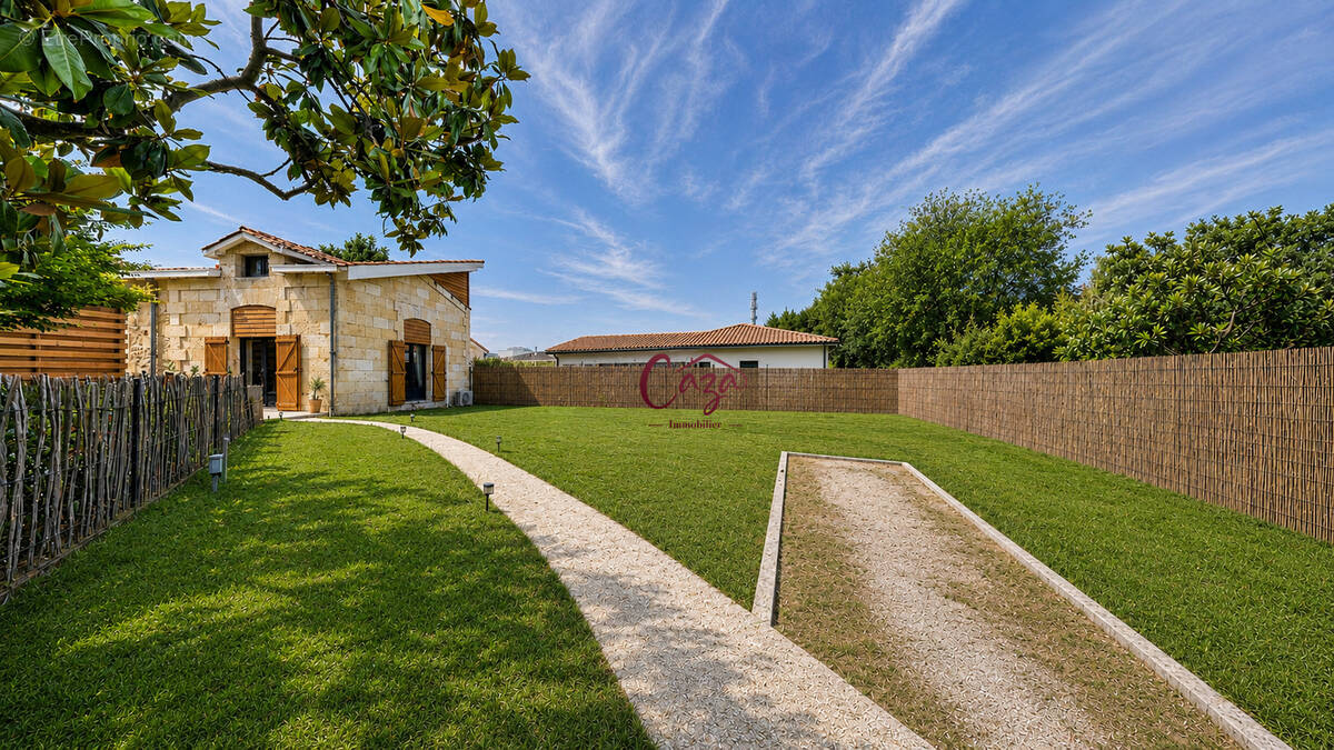 Maison à FARGUES-SAINT-HILAIRE