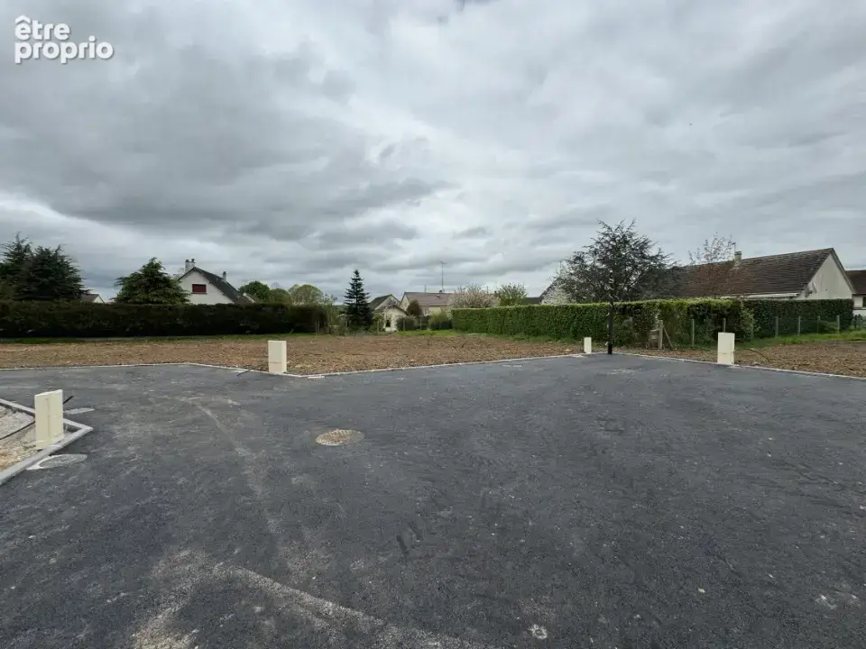 Terrain à OULINS