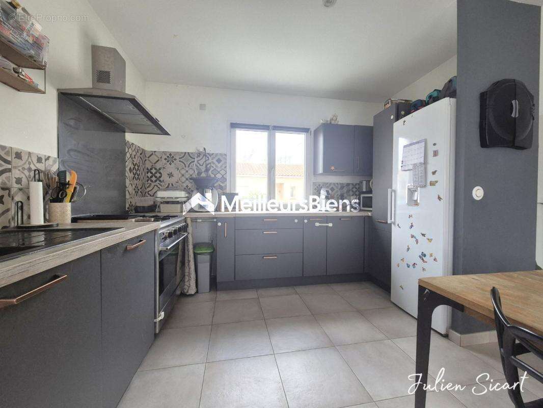 Maison à PEZILLA-LA-RIVIERE