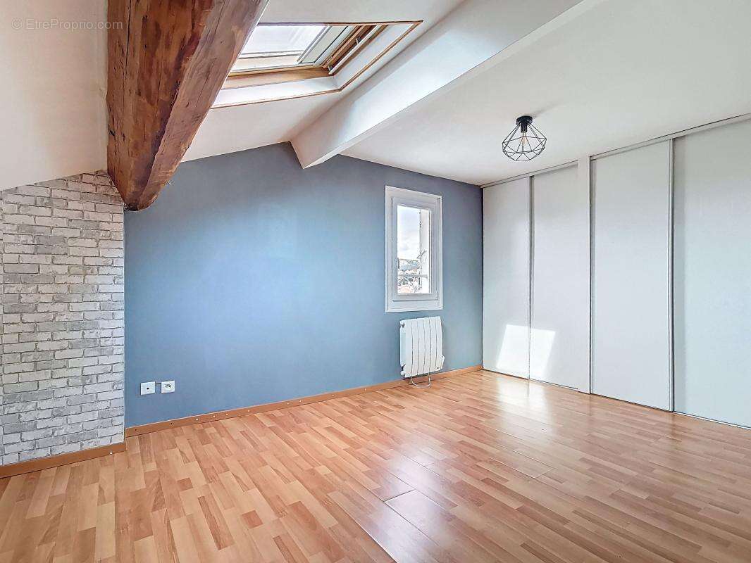 À vendre à Toulon Est (83100), appartement T2 mansardé en dernier étage - photo 9