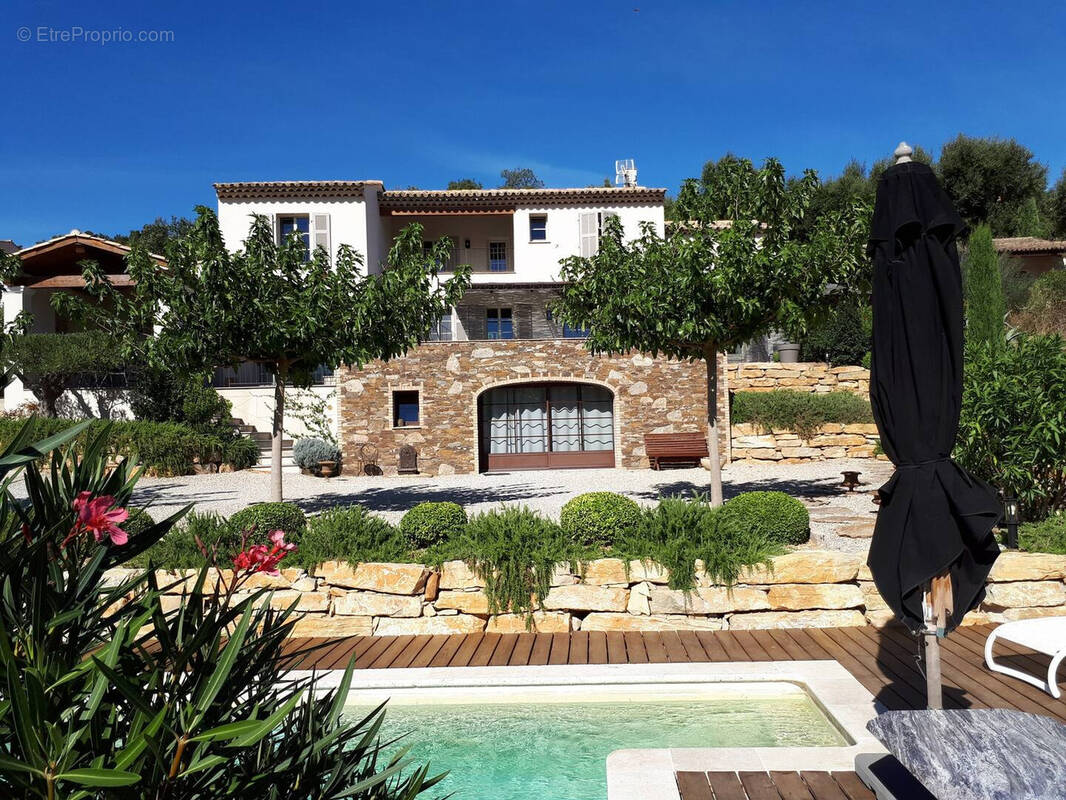 Maison à PLAN-DE-LA-TOUR