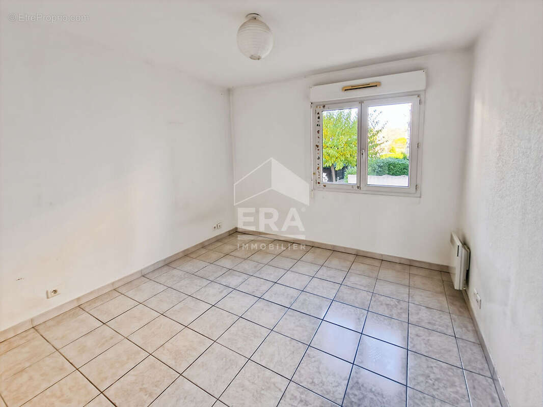 Appartement à MOUANS-SARTOUX