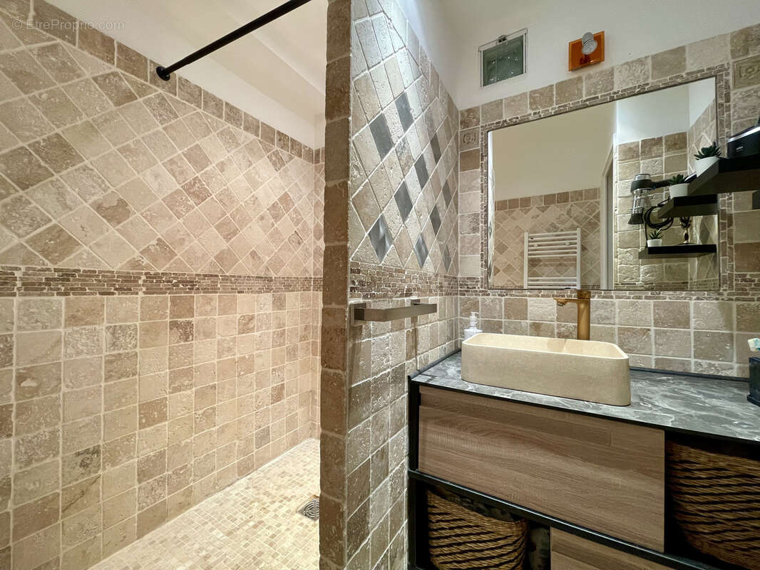 Appartement à SIX-FOURS-LES-PLAGES