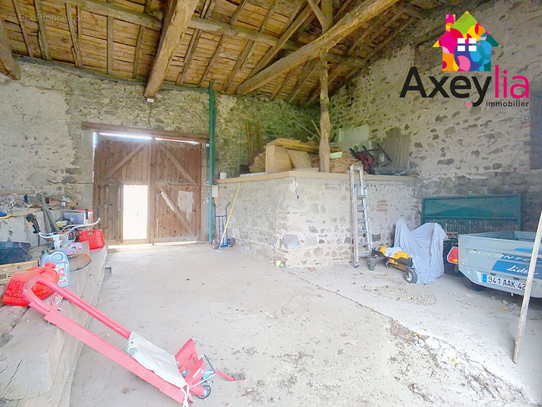 Maison à SAINT-JEAN-SAINT-MAURICE-SUR-LOIRE